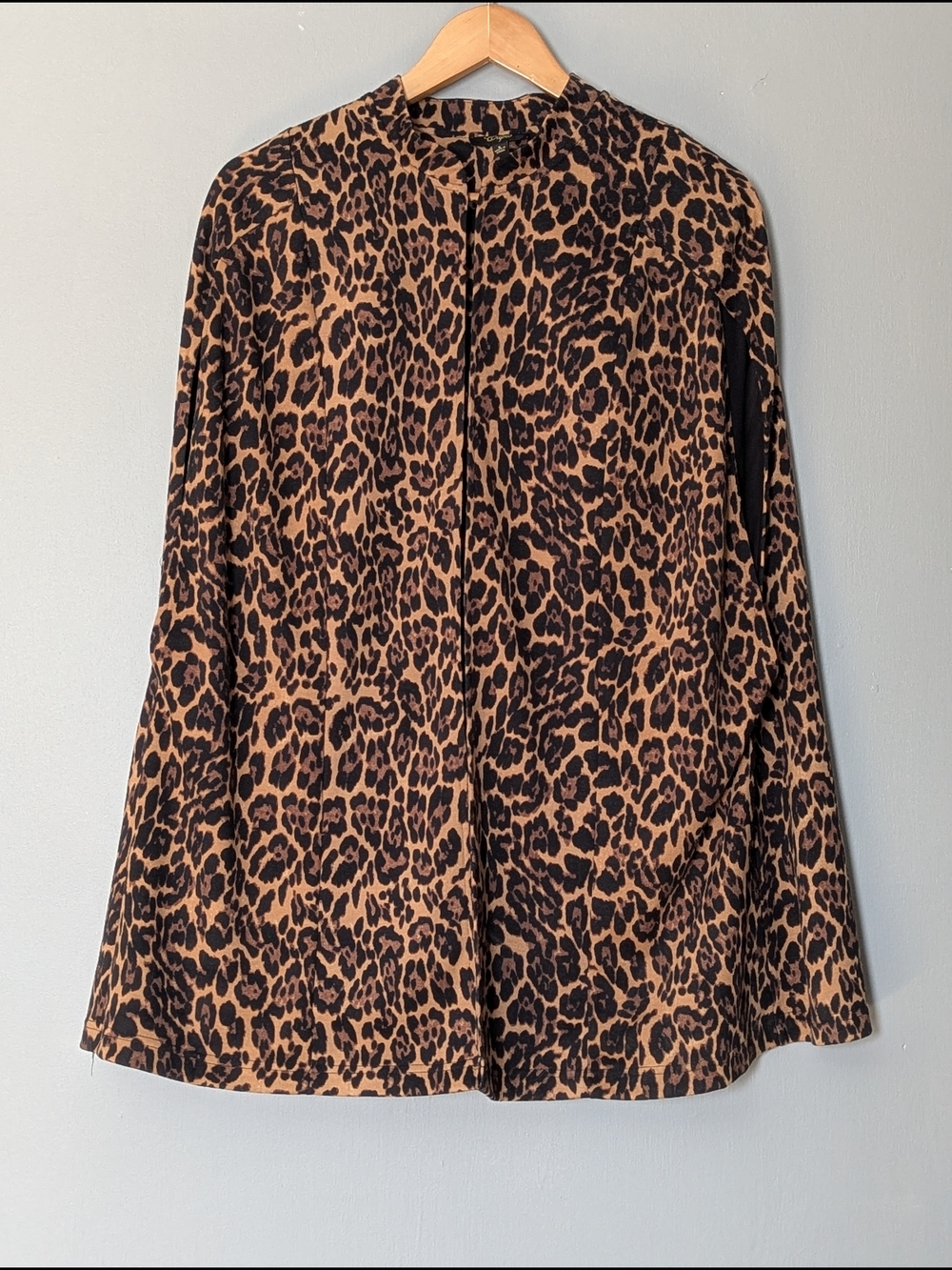 Cupio Leopard Print Womens‎ Sleeveless Cardigan